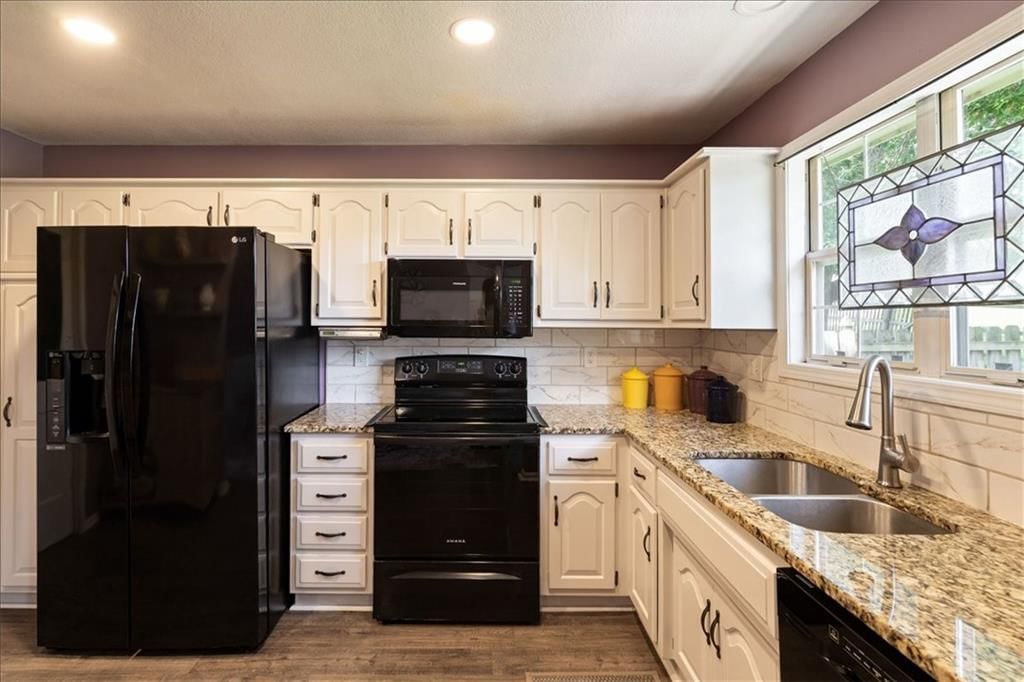 724 NE Hunters Ridge N/A — photo 13