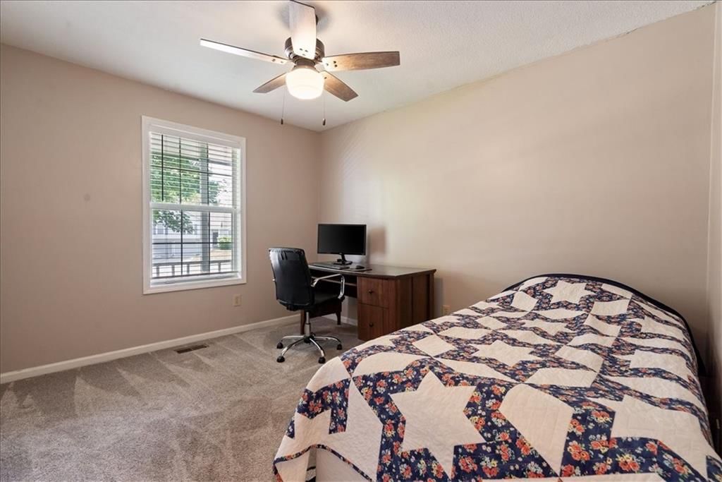 724 NE Hunters Ridge N/A — photo 23