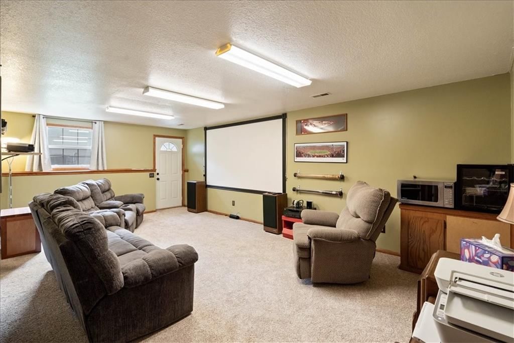 724 NE Hunters Ridge N/A — photo 27