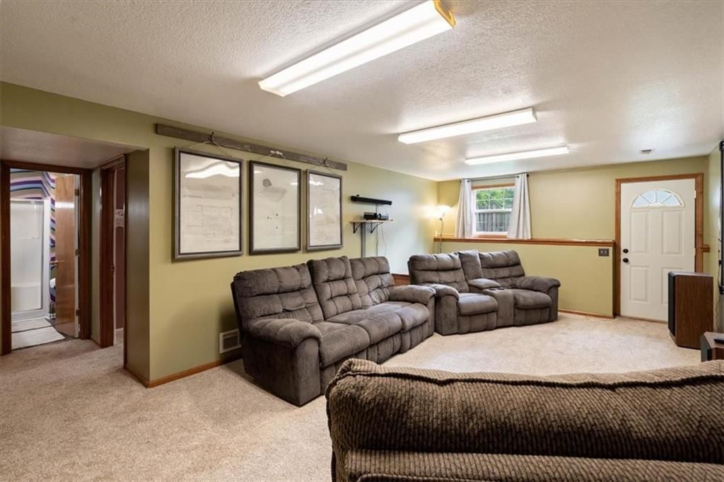 724 NE Hunters Ridge N/A — photo 29