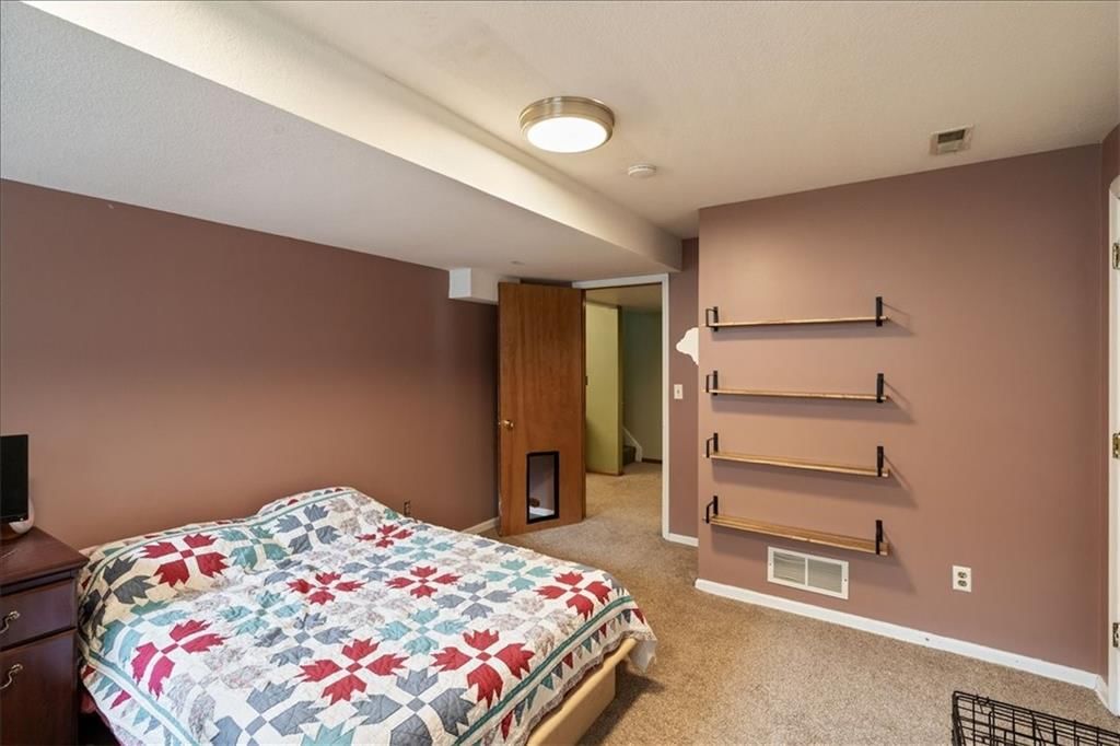 724 NE Hunters Ridge N/A — photo 32
