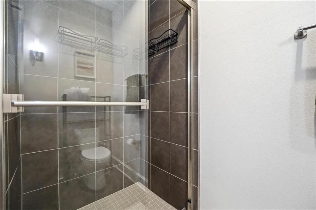 4521 Wornall Road — photo 21
