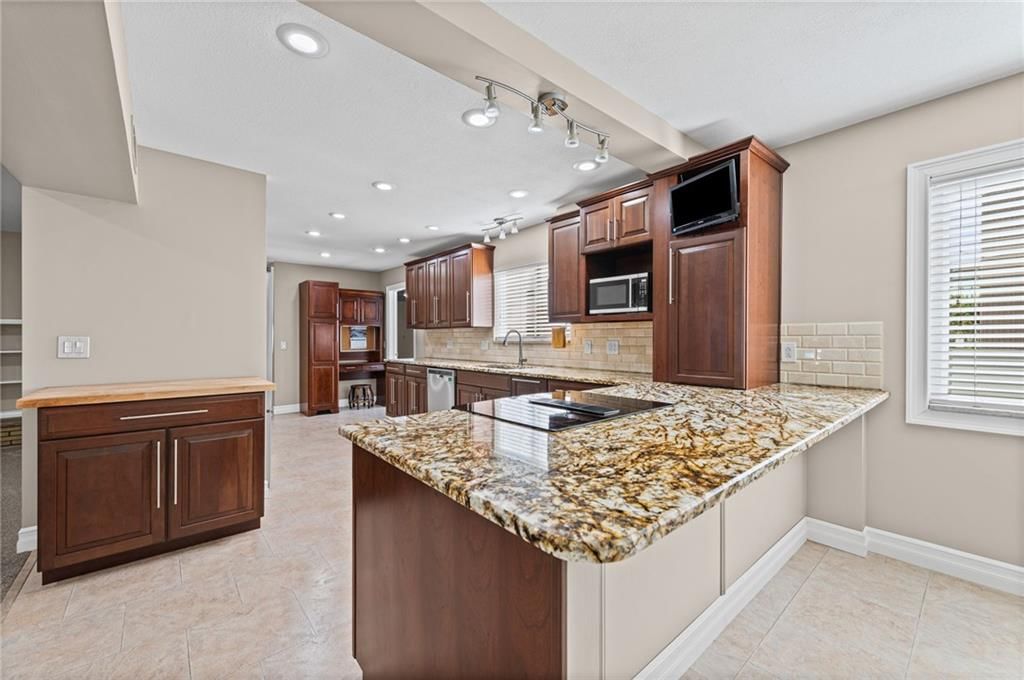 2319 Fayette Street — photo 11