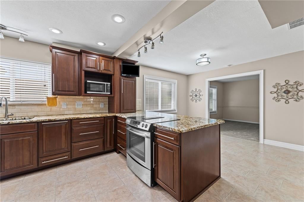 2319 Fayette Street — photo 12