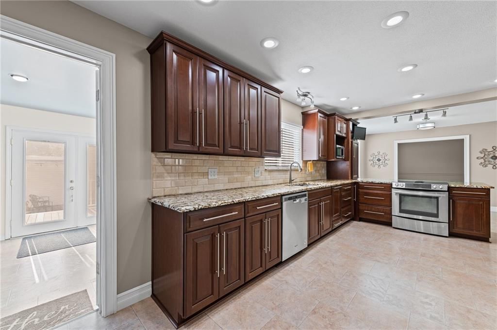 2319 Fayette Street — photo 14