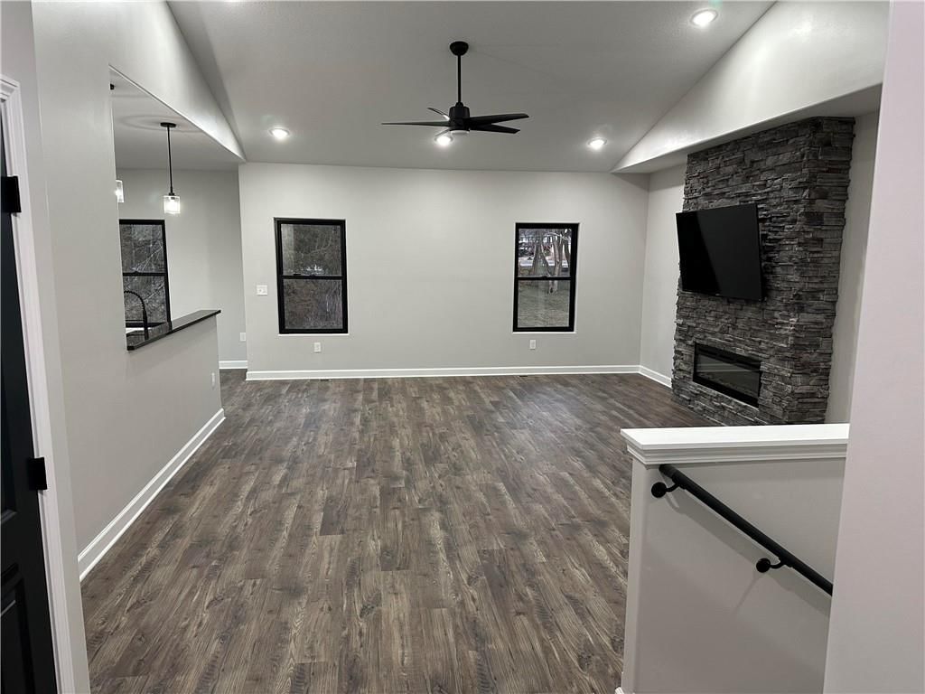 1613 S Ash Court — photo 2
