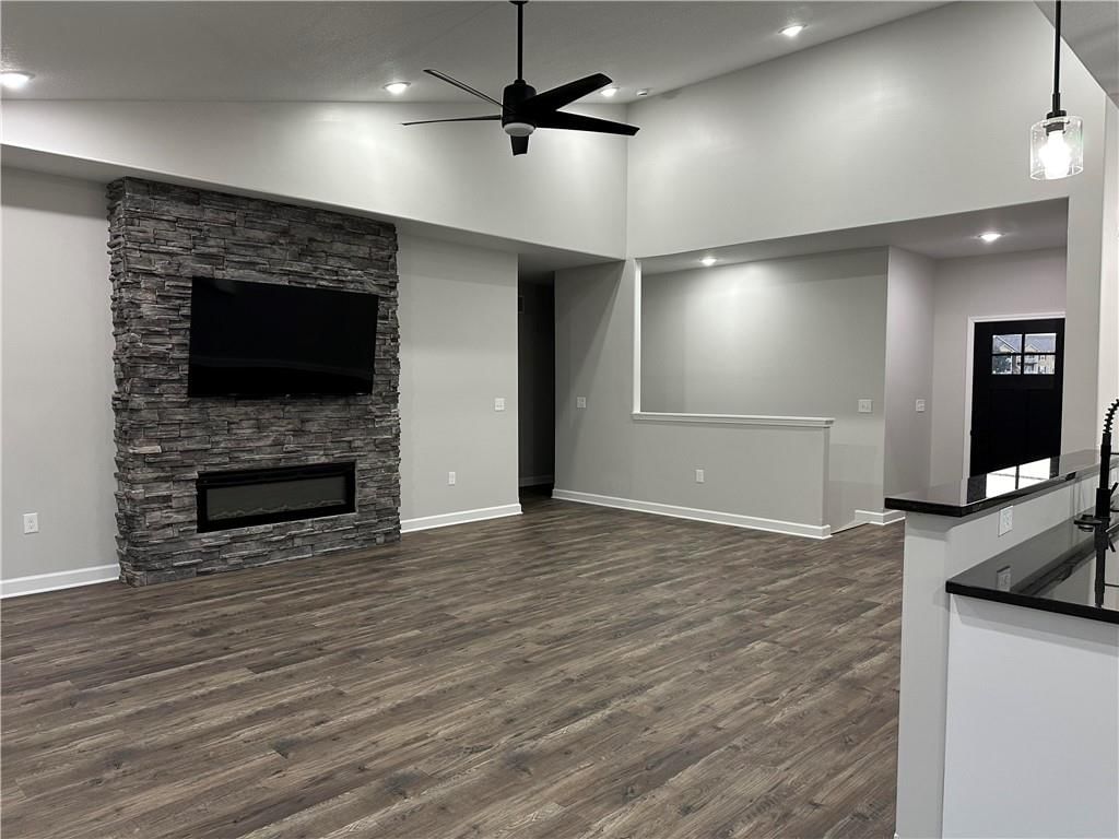 1613 S Ash Court — photo 3