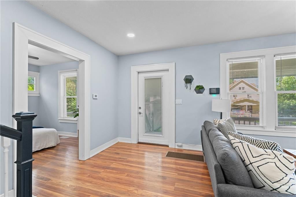 1219 S Glenwood Street — photo 2