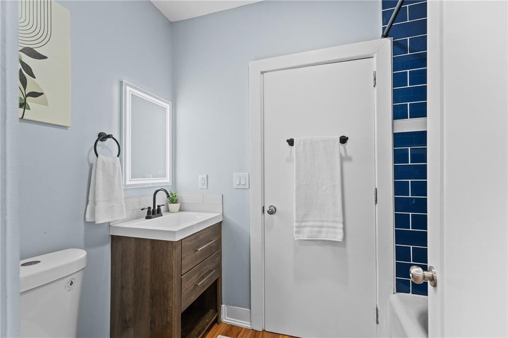 1219 S Glenwood Street — photo 14