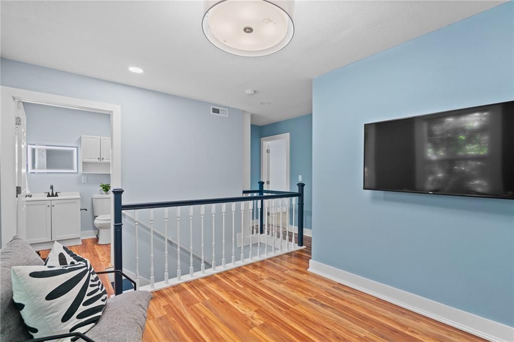 1219 S Glenwood Street — photo 21