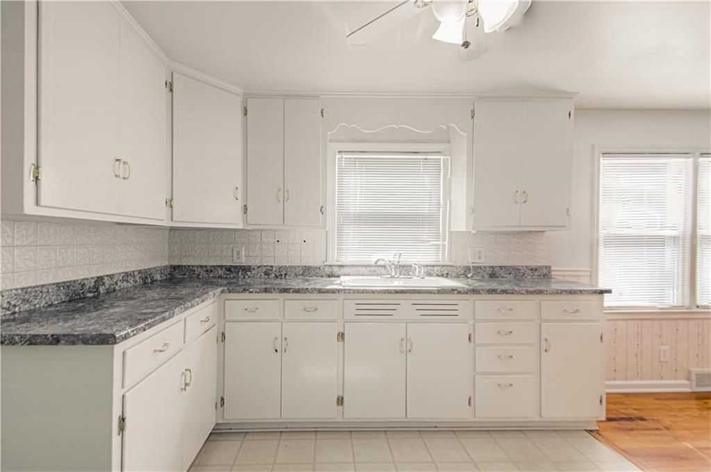 11624 W 68th Street — photo 9