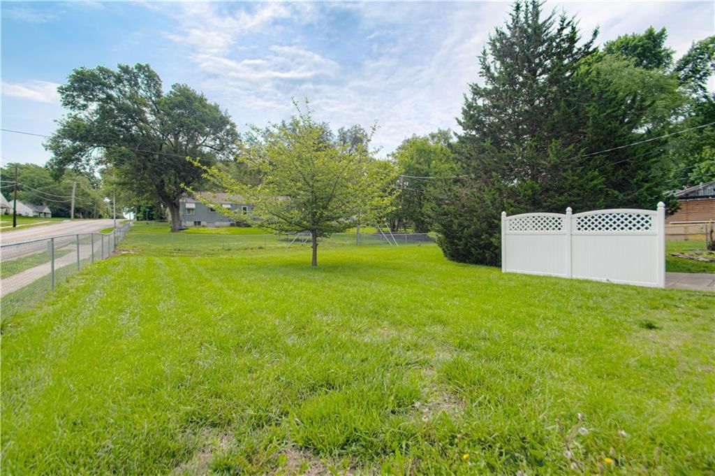 11624 W 68th Street — photo 16