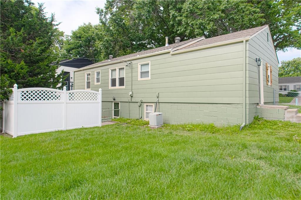 11624 W 68th Street — photo 18