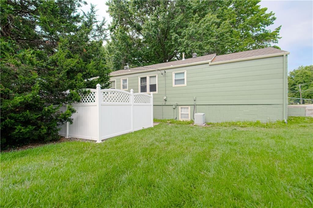 11624 W 68th Street — photo 19