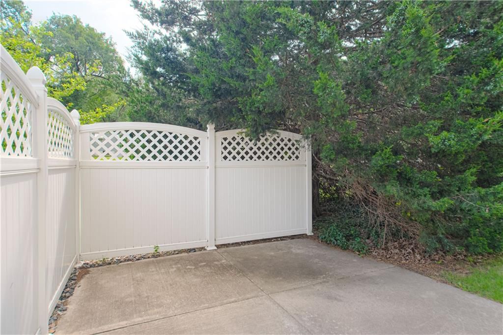 11624 W 68th Street — photo 20