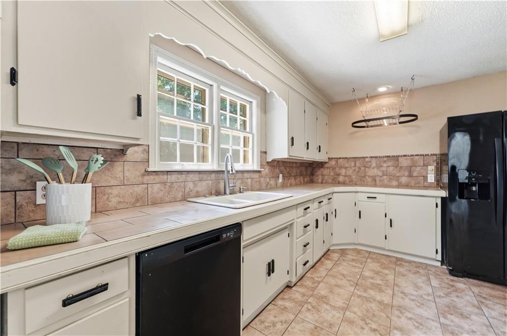 505 NE 74TH Terrace — photo 11