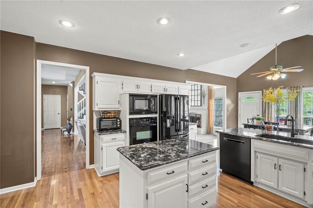 12811 Reeder Street — photo 9