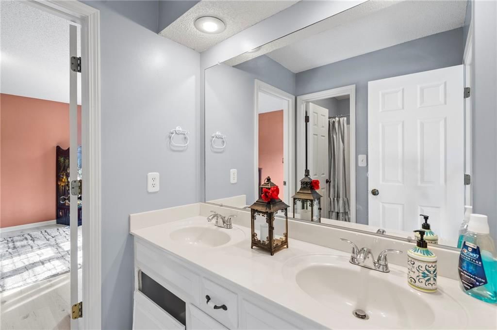 12811 Reeder Street — photo 25