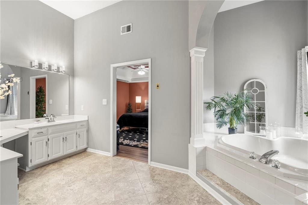 12811 Reeder Street — photo 37