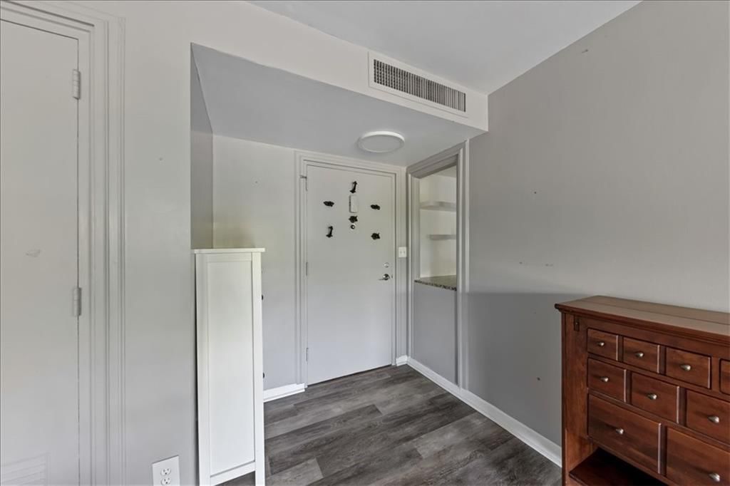 4550 Warwick Boulevard — photo 4