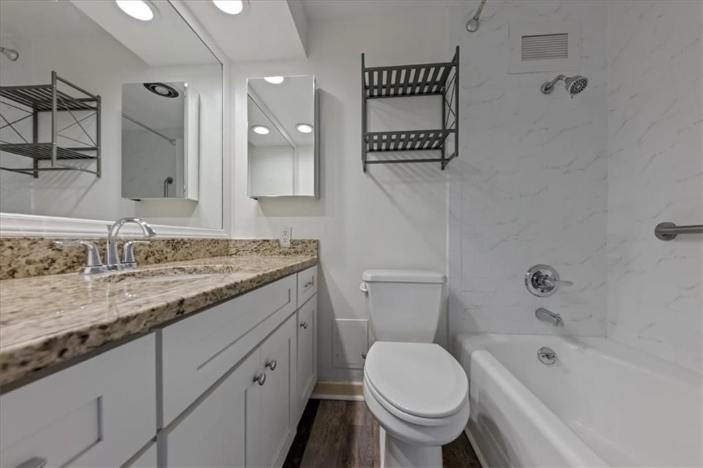 4550 Warwick Boulevard — photo 17