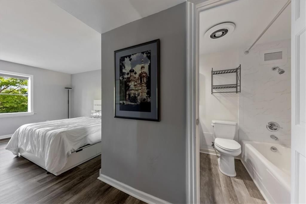 4550 Warwick Boulevard — photo 18