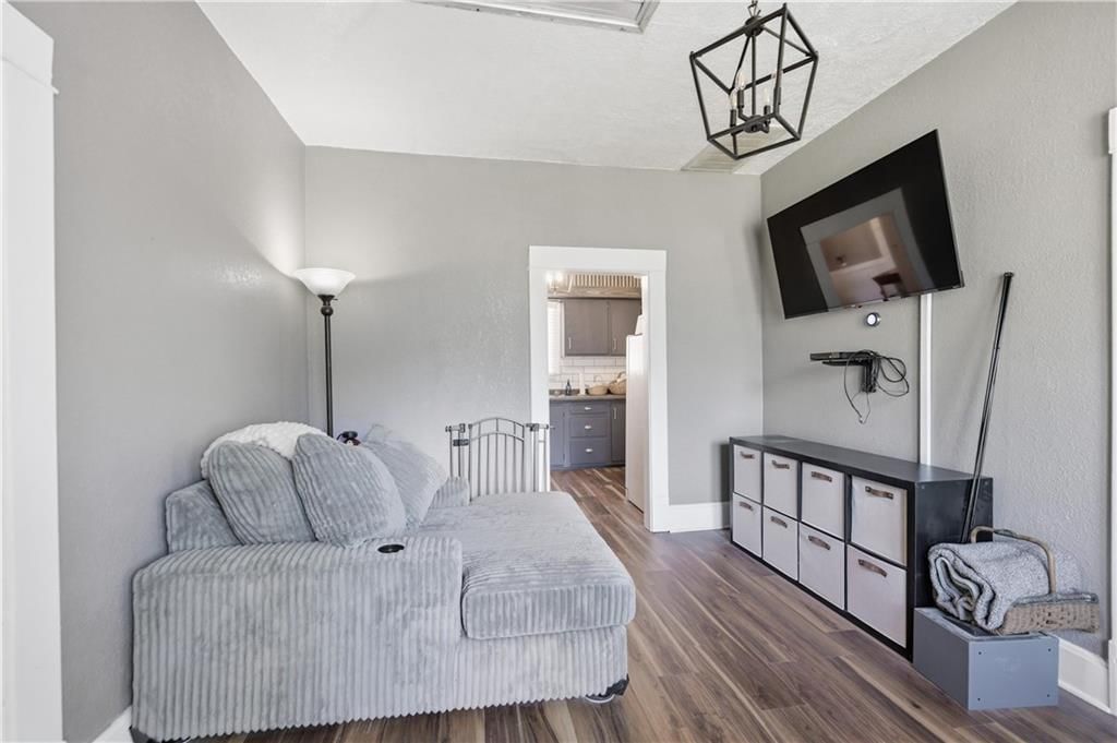 206 S Catalpa Street — photo 36