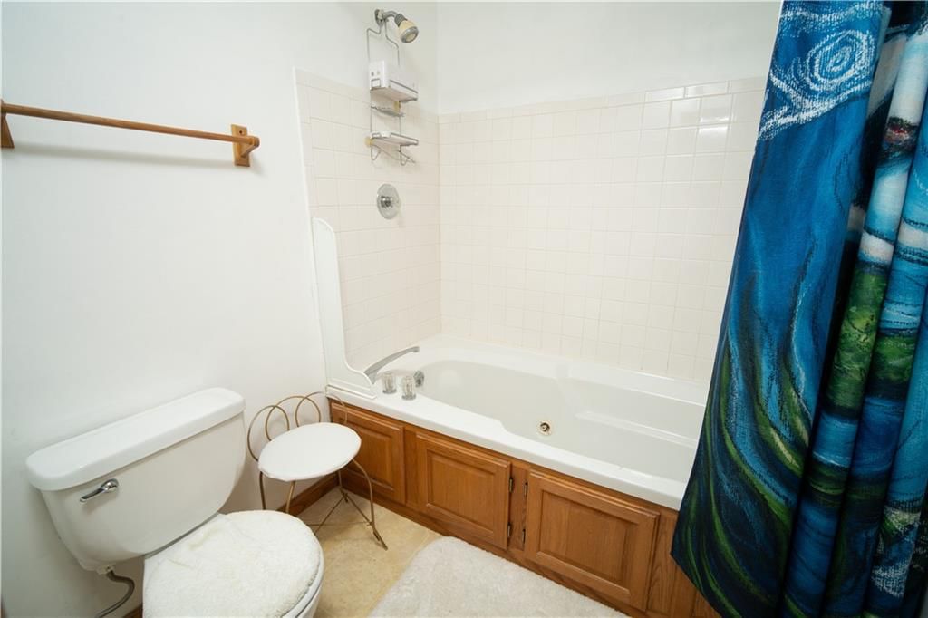 220 E 7th Street — photo 15