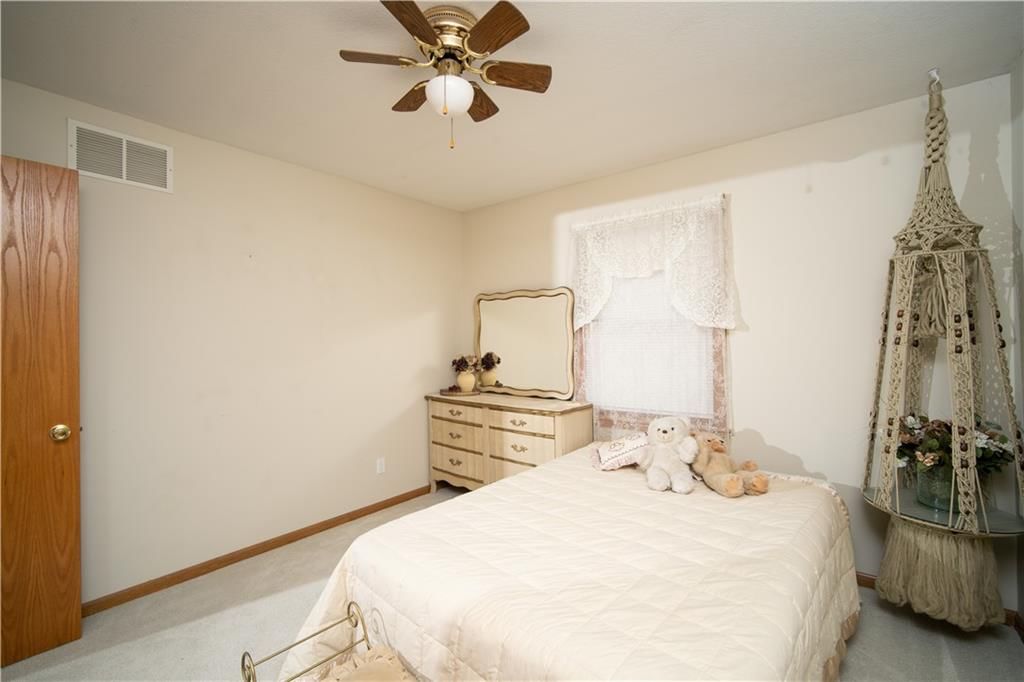 220 E 7th Street — photo 17
