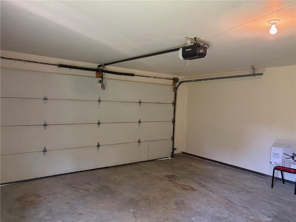 958 Crescent Drive — photo 2