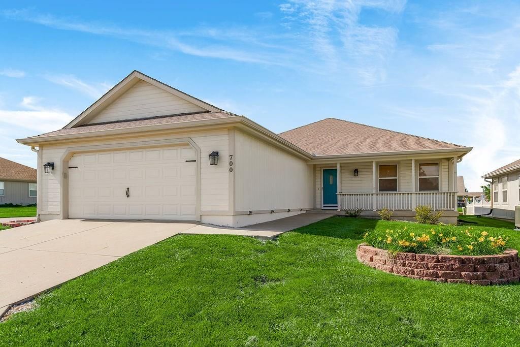 700 Sun Court, Raymore, MO