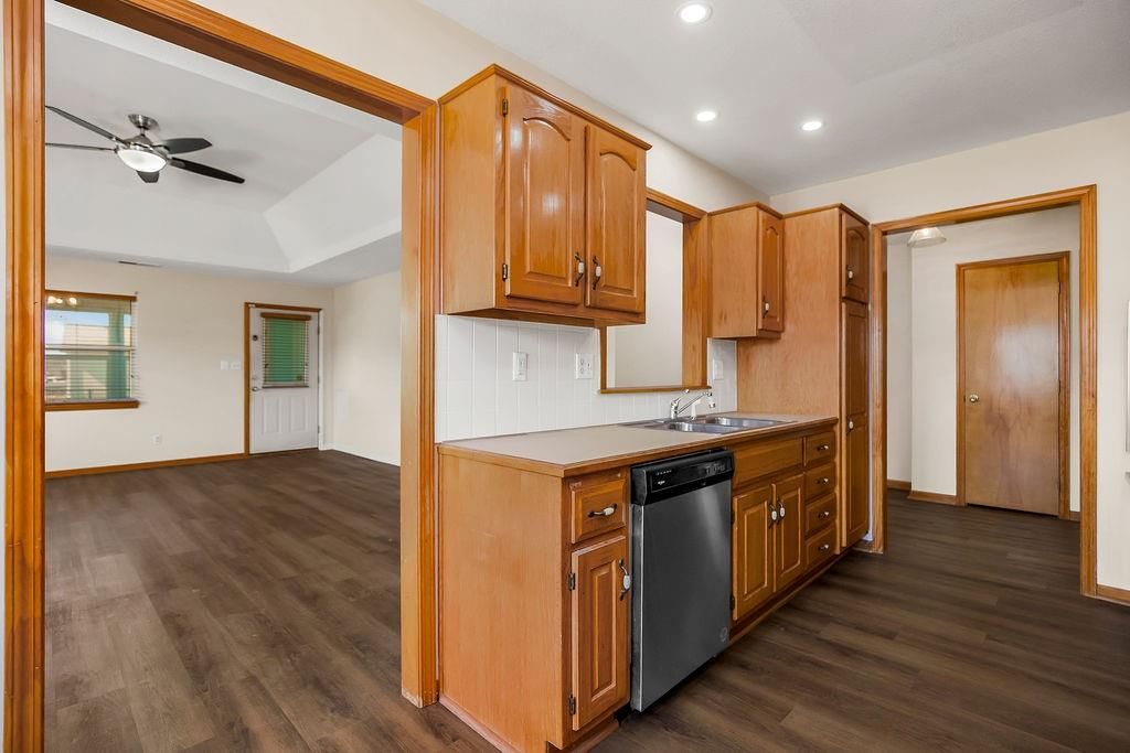 700 Sun Court — photo 10