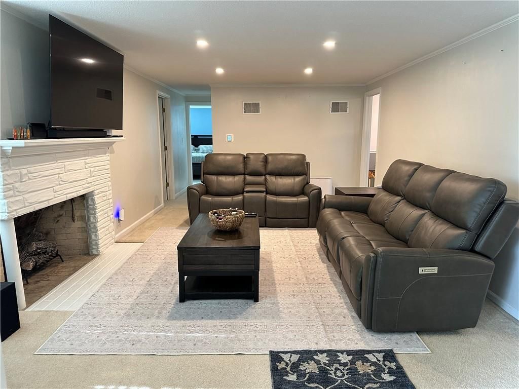 822 Sunset Avenue — photo 2