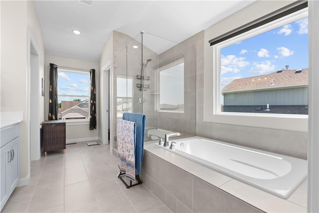 1717 SW Hightown Drive — photo 24