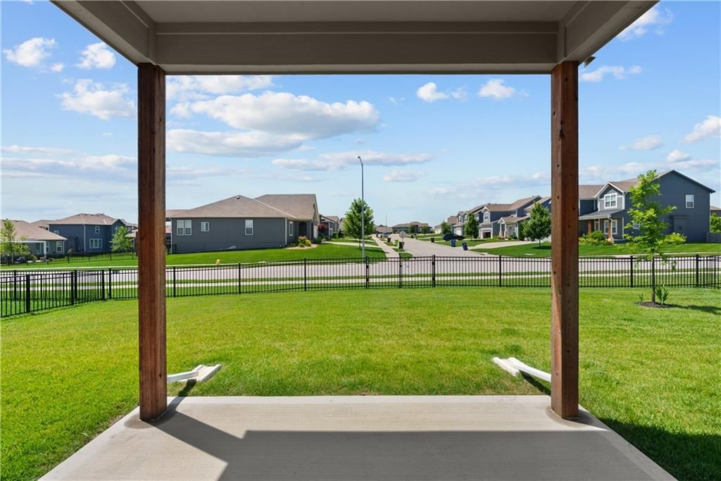1717 SW Hightown Drive — photo 37