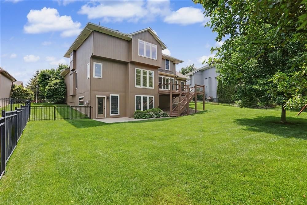 9302 W 157th Terrace — photo 34