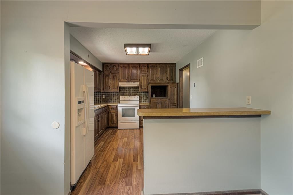 Photo 6 of 29 - 16307 Spring Valley Road, Belton, MO 64012