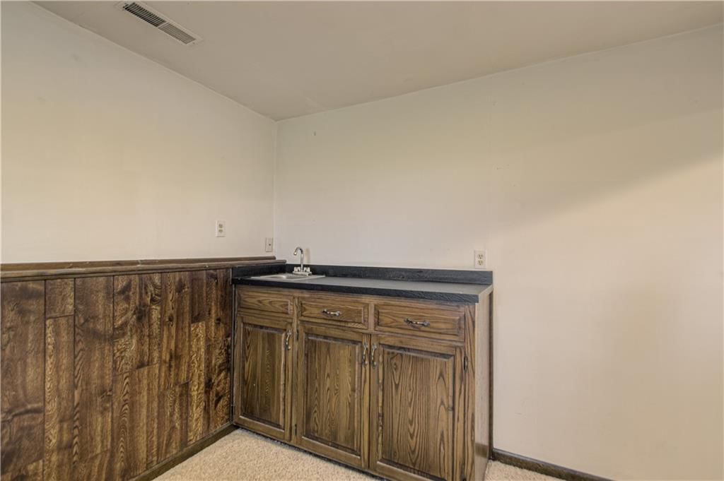 Photo 20 of 29 - 16307 Spring Valley Road, Belton, MO 64012