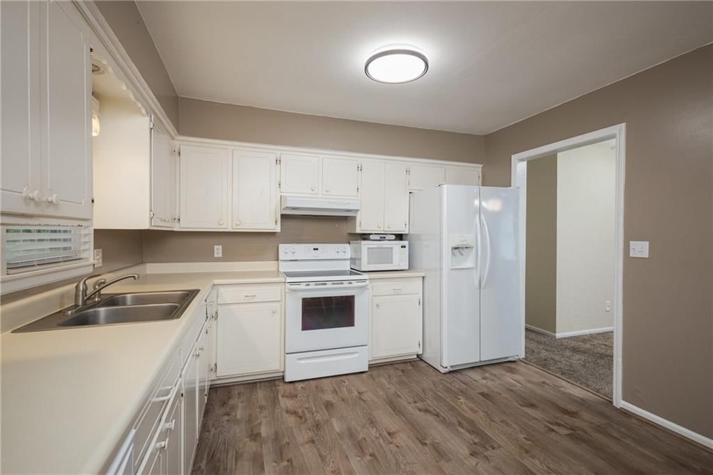 218 SW 20th Terrace — photo 17