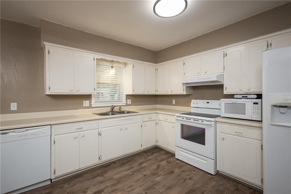 218 SW 20th Terrace — photo 18
