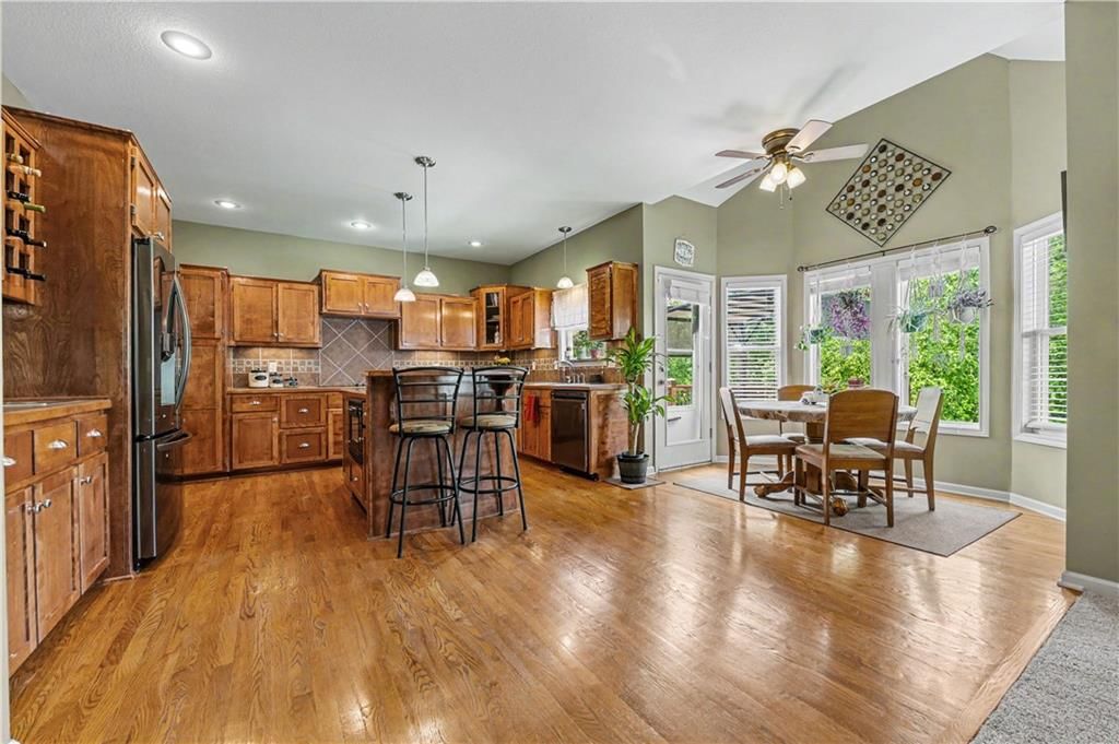 905 Ash Drive — photo 9