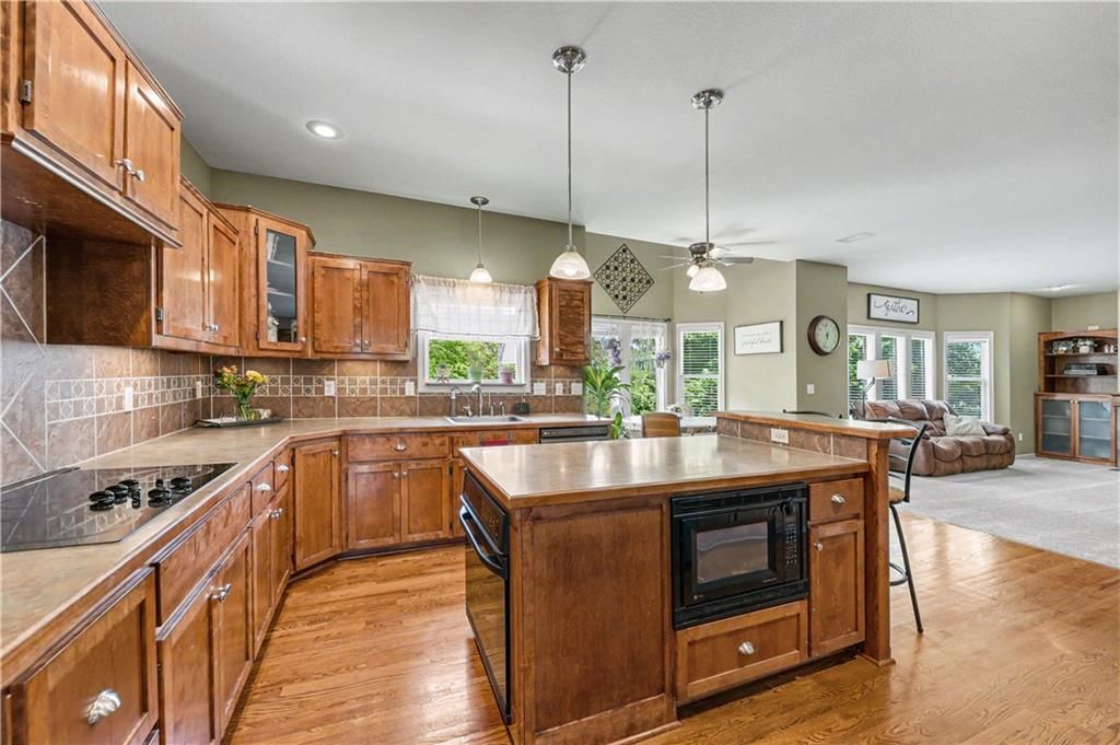 905 Ash Drive — photo 14