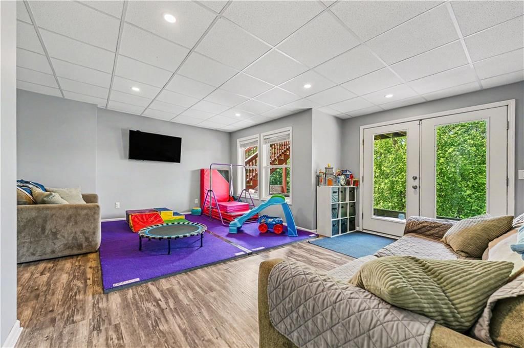 905 Ash Drive — photo 23