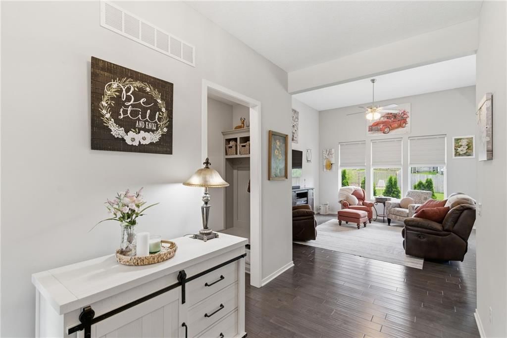 1019 N Cedarcrest Drive — photo 10