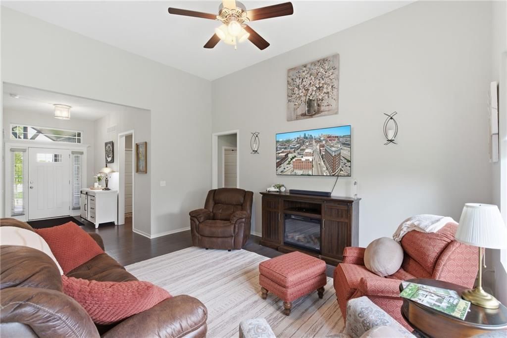 1019 N Cedarcrest Drive — photo 11