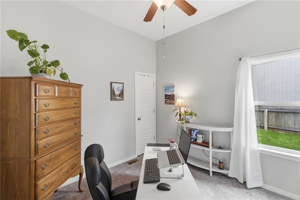 1019 N Cedarcrest Drive — photo 19