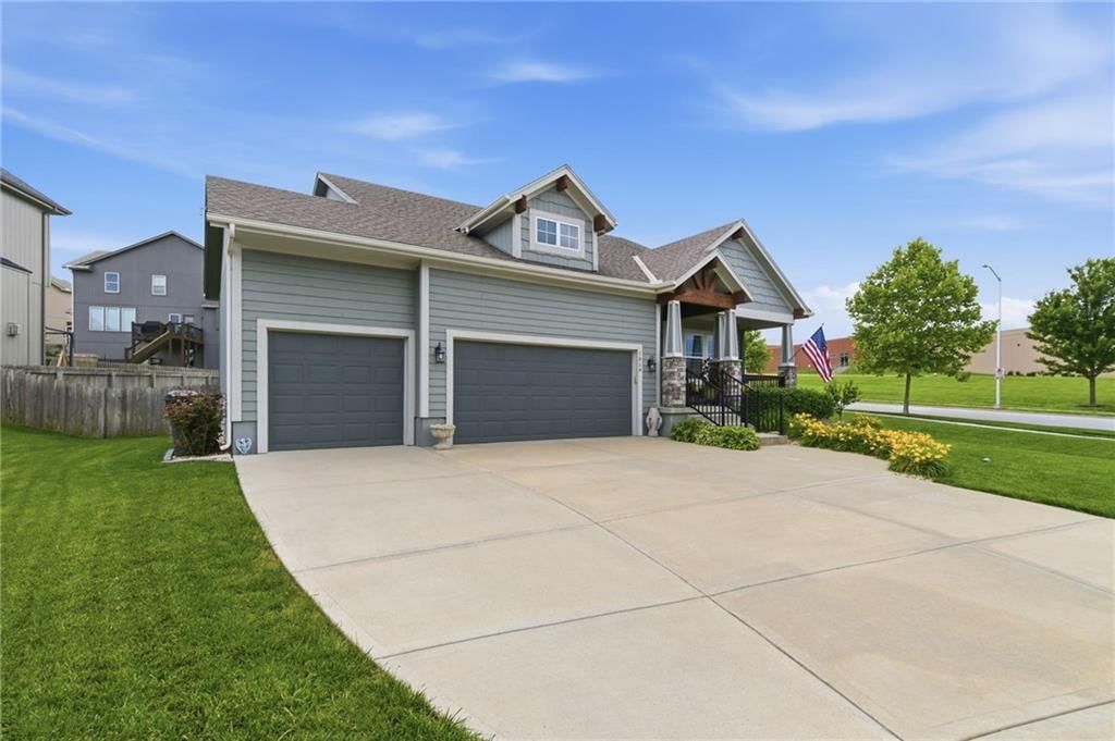 1019 N Cedarcrest Drive — photo 32