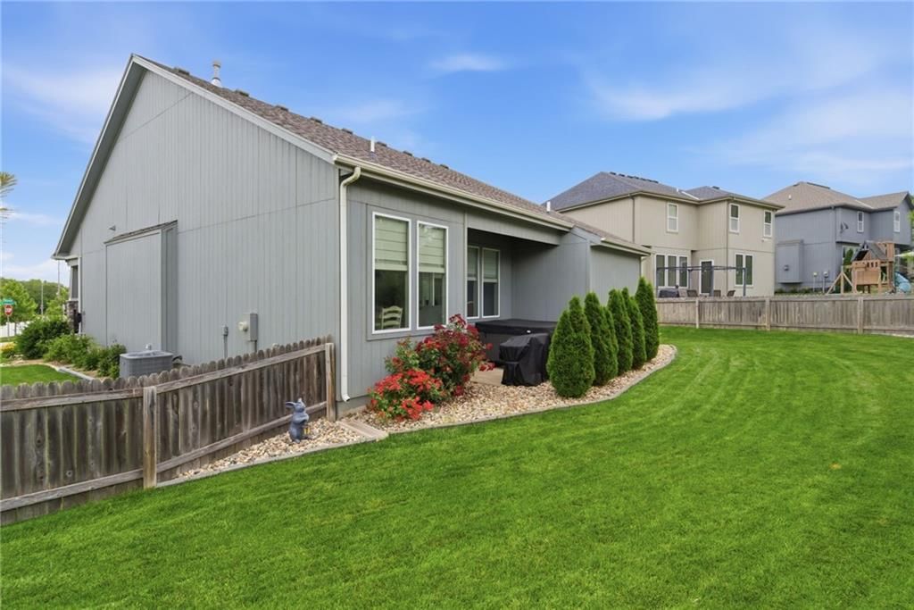 1019 N Cedarcrest Drive — photo 34