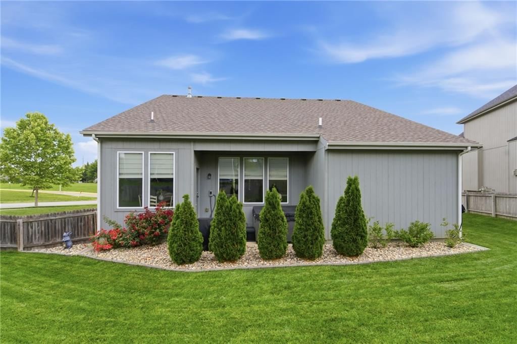 1019 N Cedarcrest Drive — photo 35