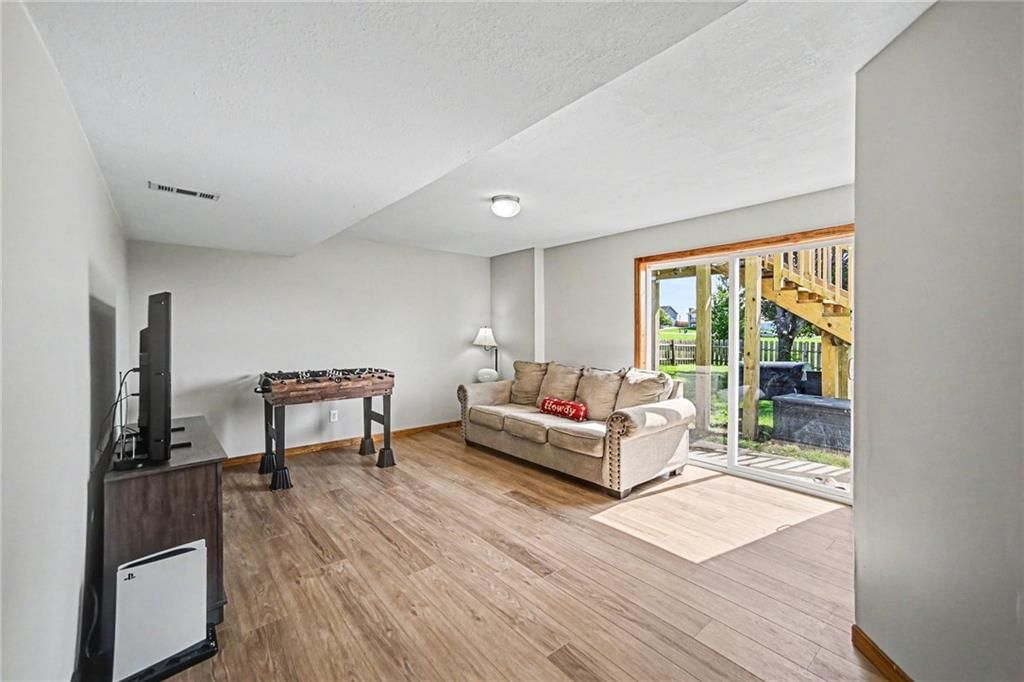 18607 Wildflower Drive — photo 8